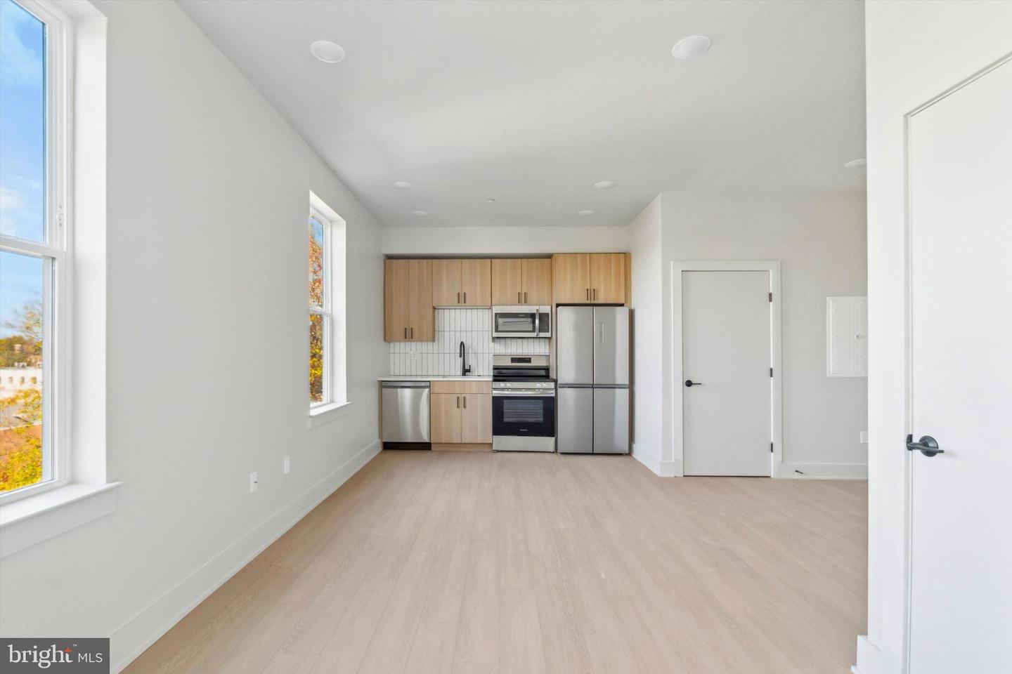 5521 Wayne Ave #502 Property Photo 11