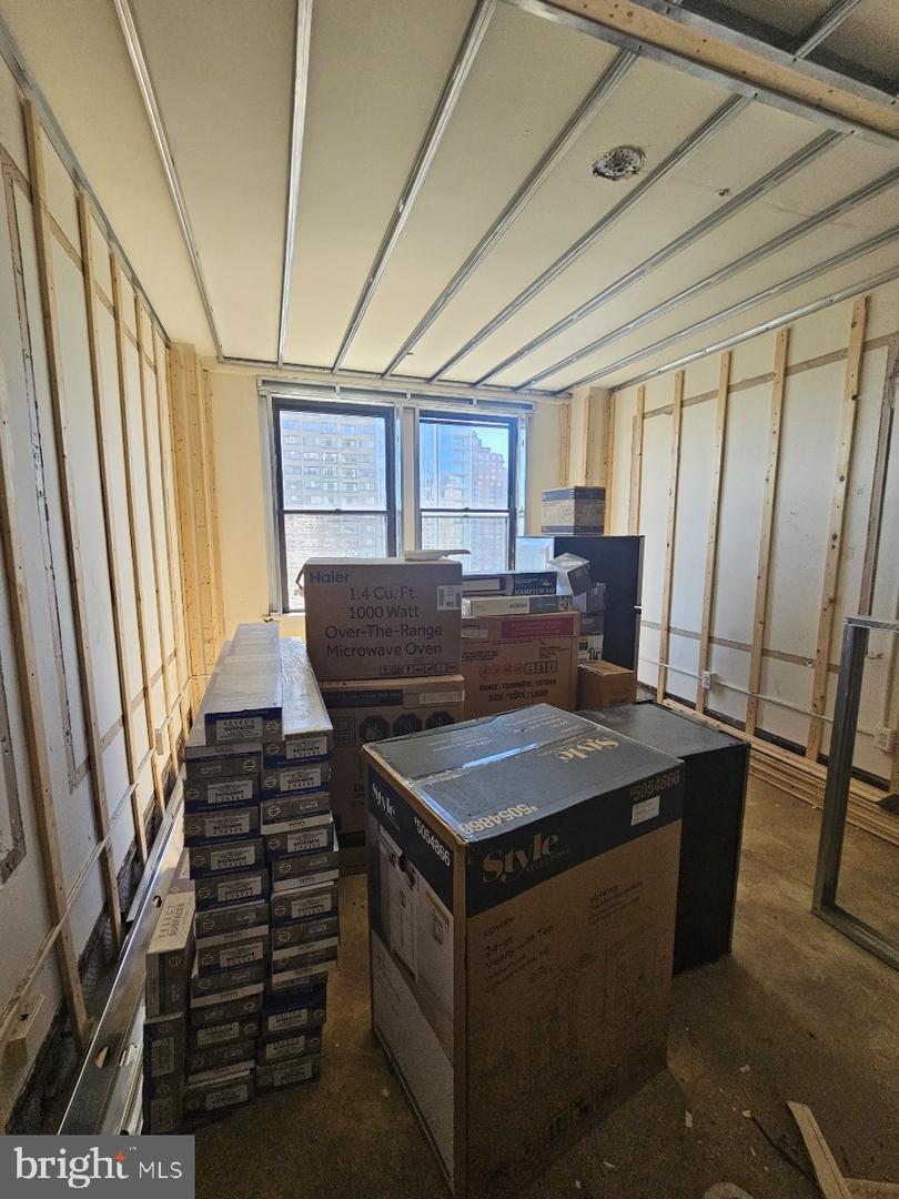 1324 Locust St #1420 Property Photo 7