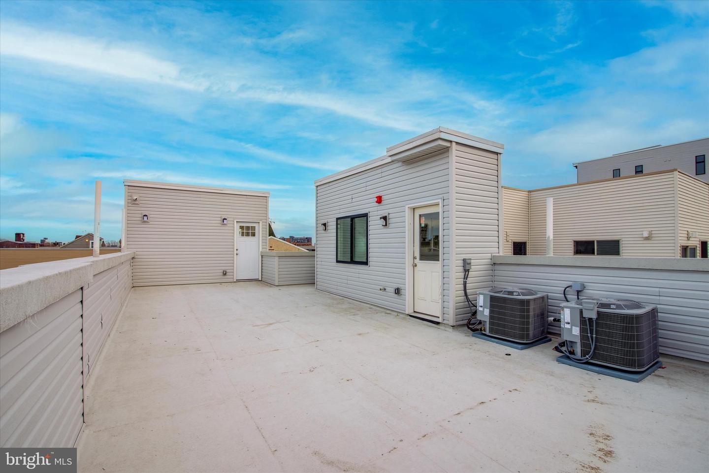 1230 N Marshall St #3r Property Photo 10