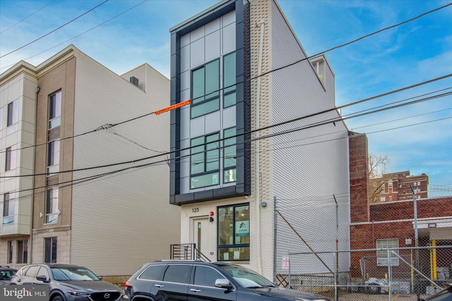 1230 N Marshall St #3r Property Photo 13