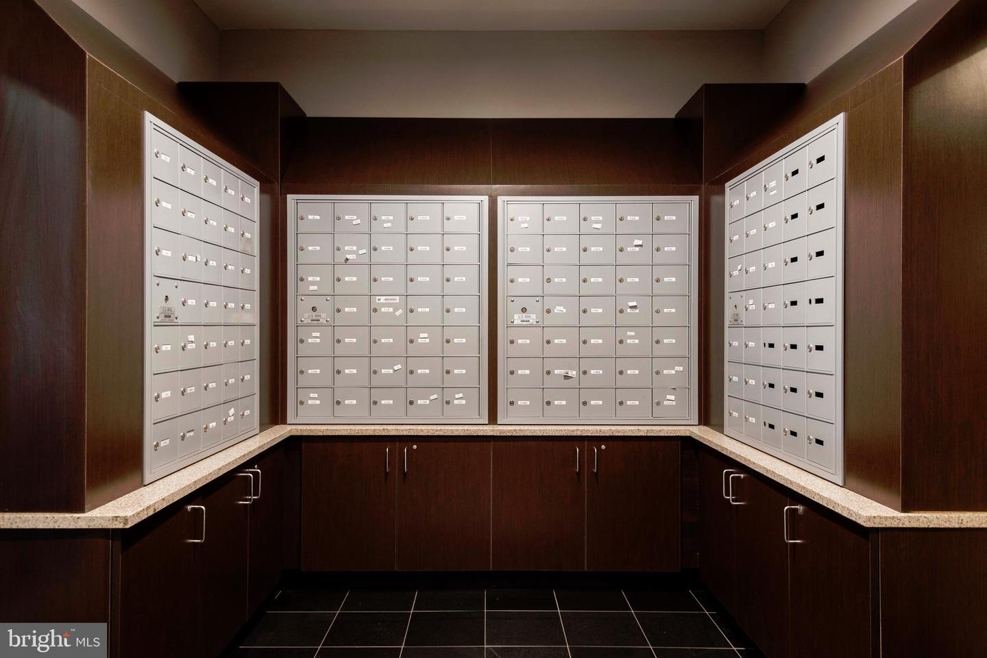 2100-2 Walnut St #10c Property Photo 8