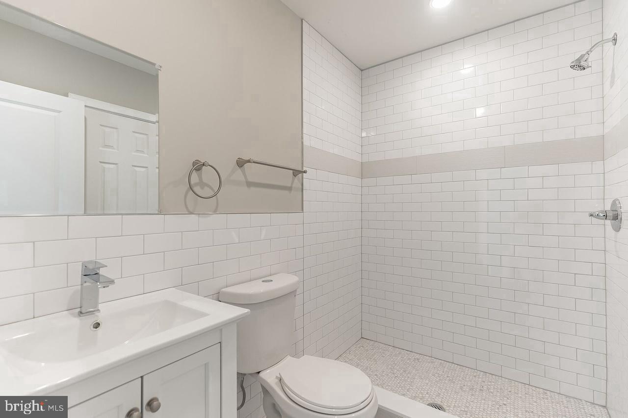 2243 N Broad St #2f Property Photo 6