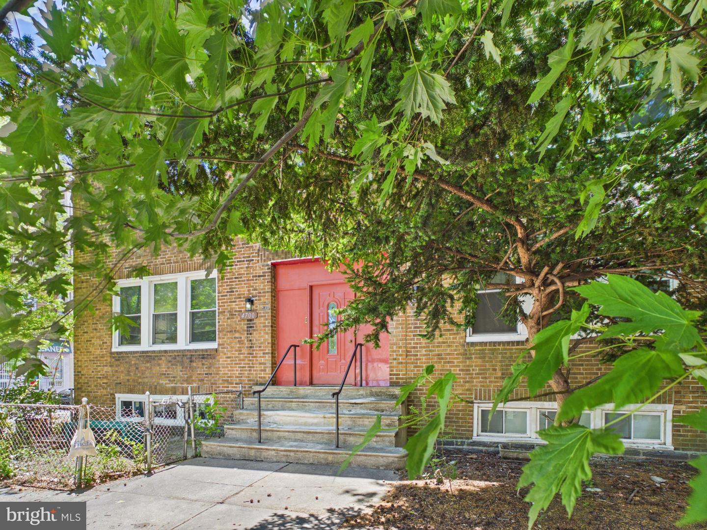 4702 CEDAR AVE Property Photo 1