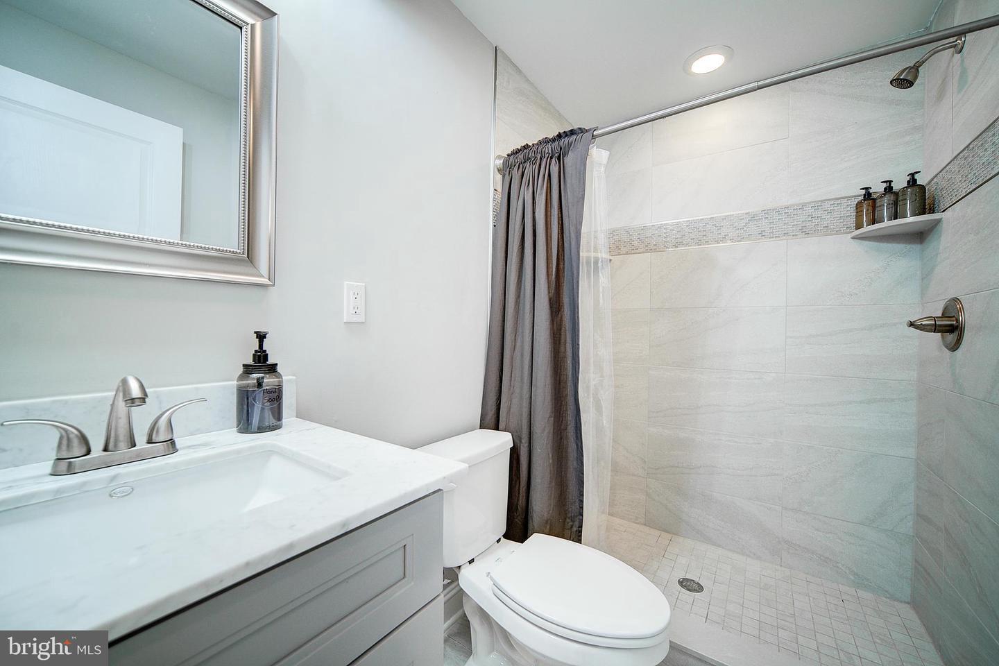 1513 S Lambert St Property Photo 20