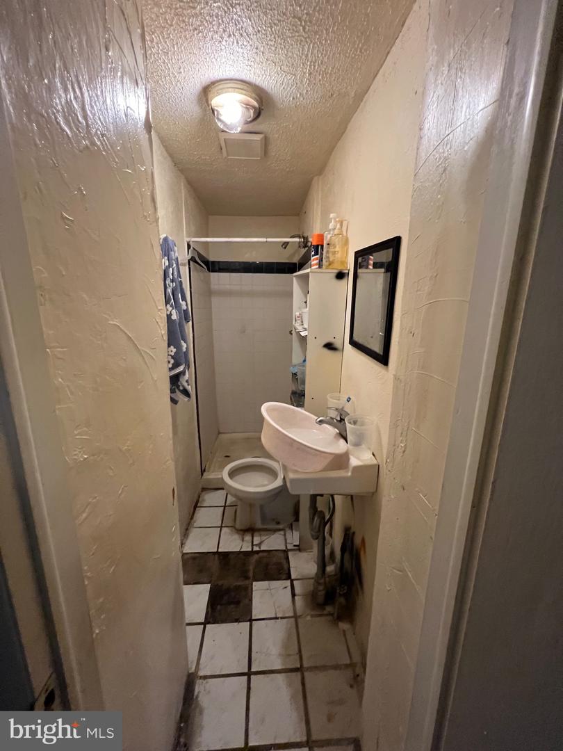 1233 Alcott St Property Photo 6