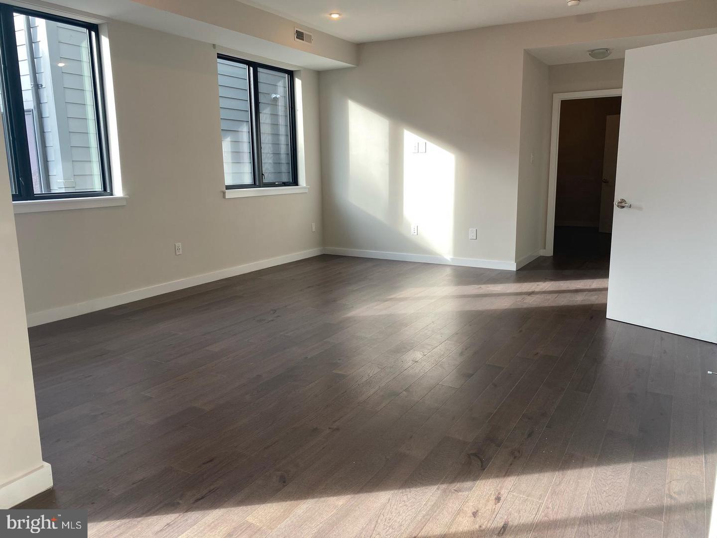 938 New Market St #303 Property Photo 5