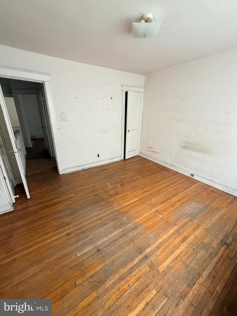 6233 N Bouvier St Property Photo 11