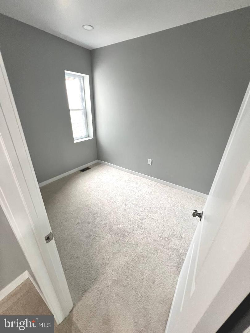 4621 N Camac St Property Photo 11