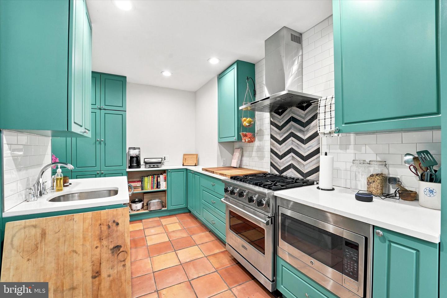 4625 Pine St #f102 Property Photo 12