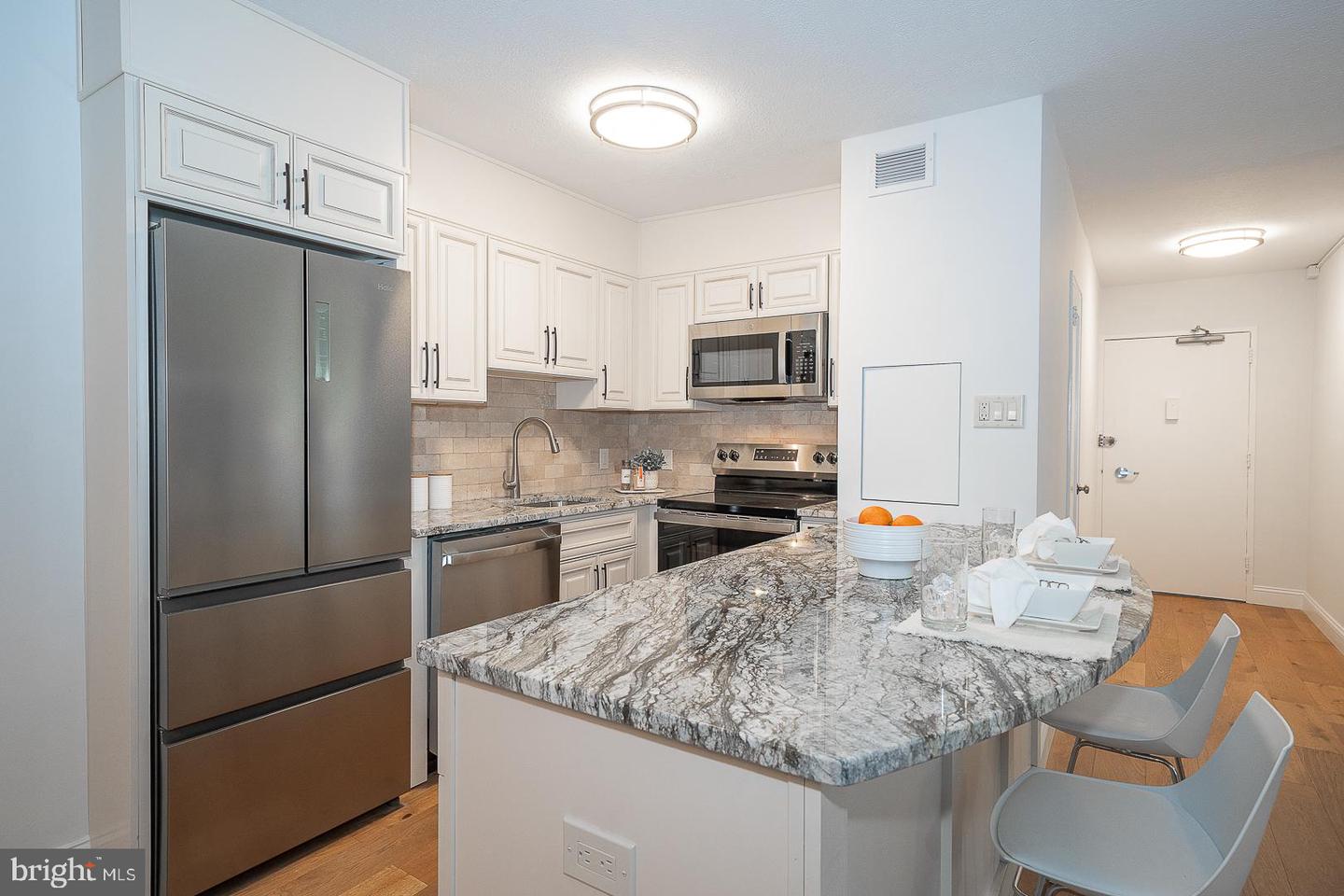 1900 John F Kennedy Blvd #402 Property Photo 9