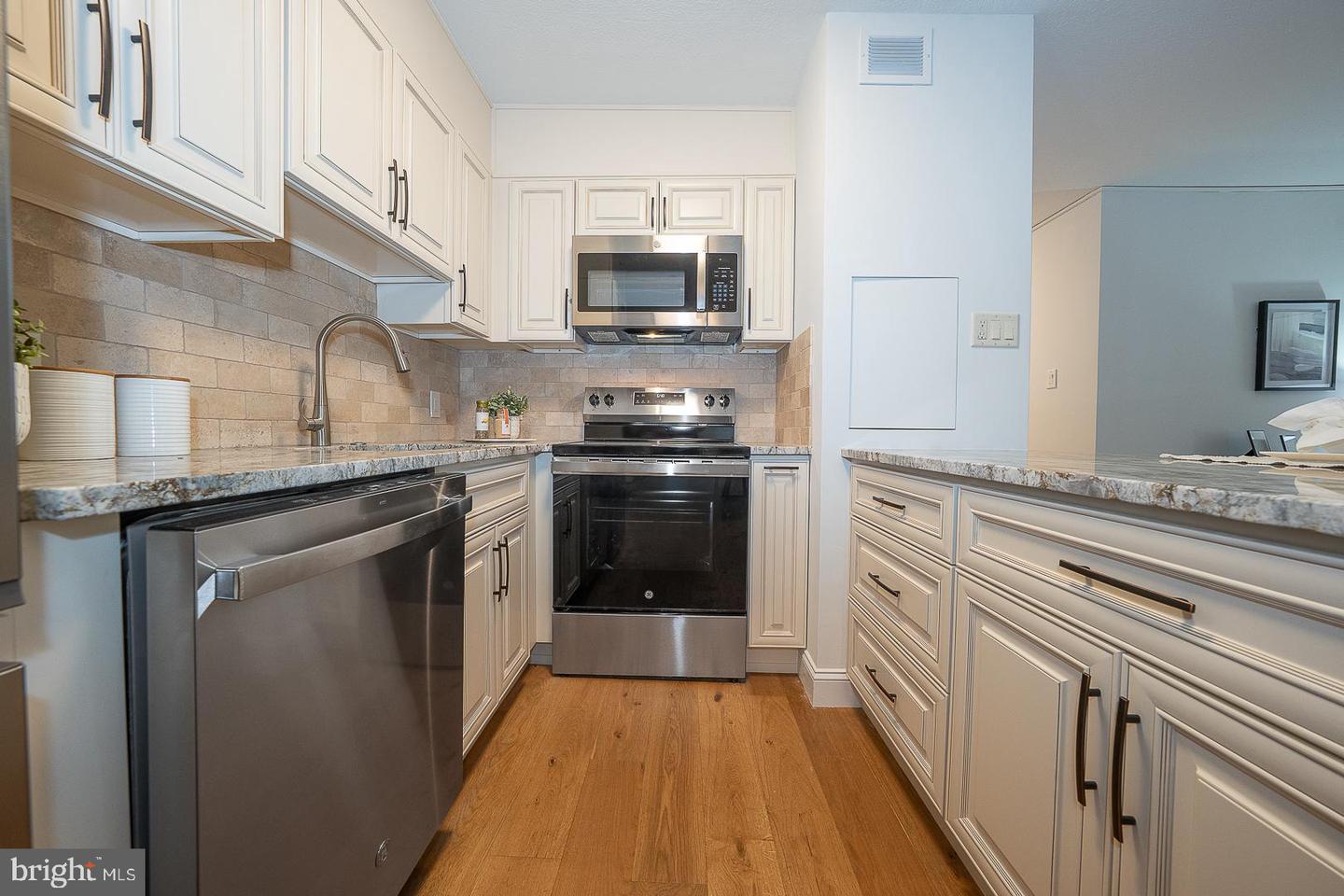 1900 John F Kennedy Blvd #402 Property Photo 11