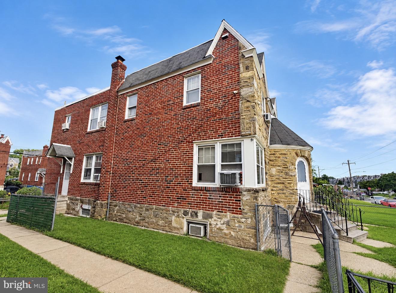 1221 Knorr St Property Photo 3