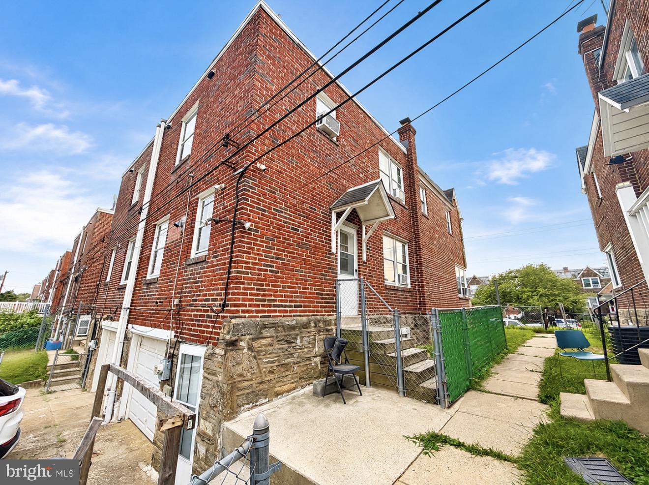 1221 Knorr St Property Photo 4