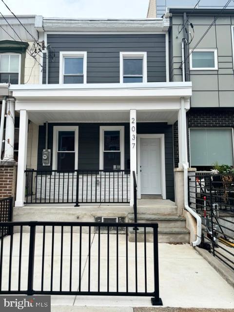 2037 E Cumberland St Property Photo 1