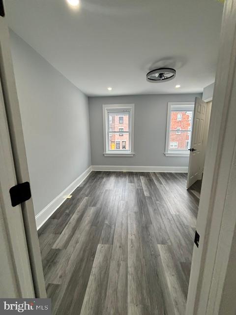 2037 E Cumberland St Property Photo 3