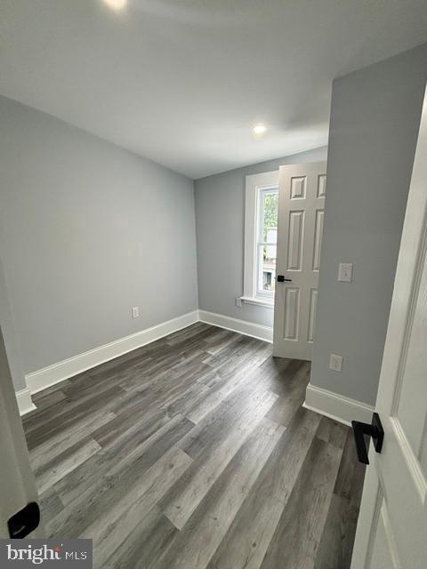 2037 E Cumberland St Property Photo 7