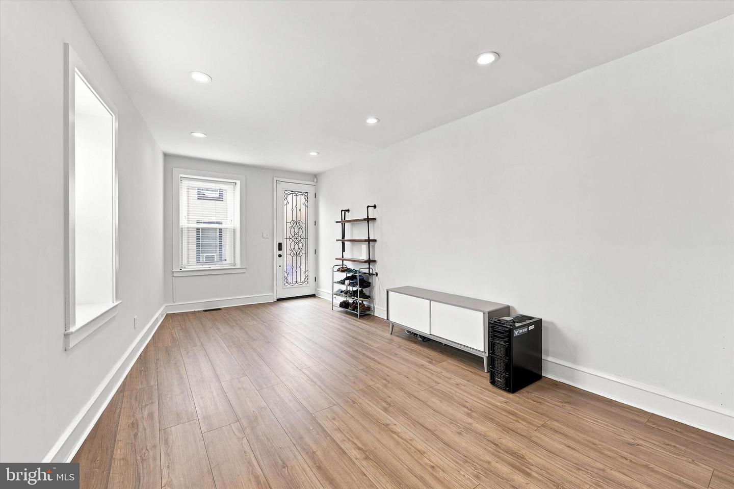 305 Carson St Property Photo 10