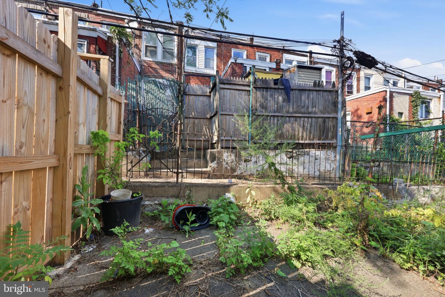 175 W Luray St Property Photo 18