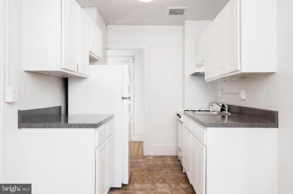2100-2 Walnut St #12c Property Photo 30