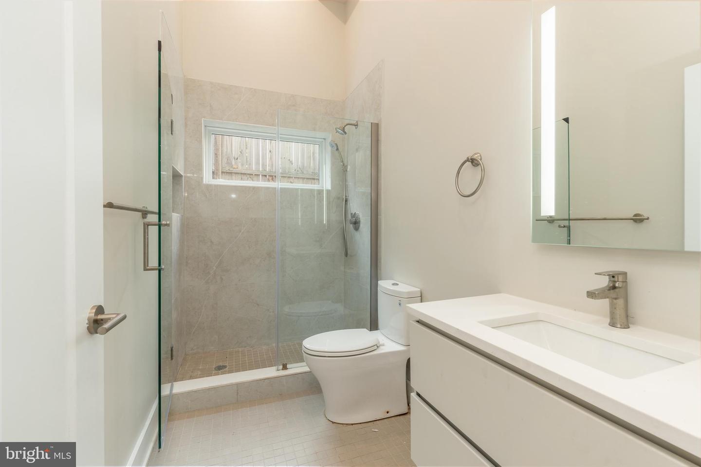 1533-1535 Ridge Ave #105 Property Photo 10