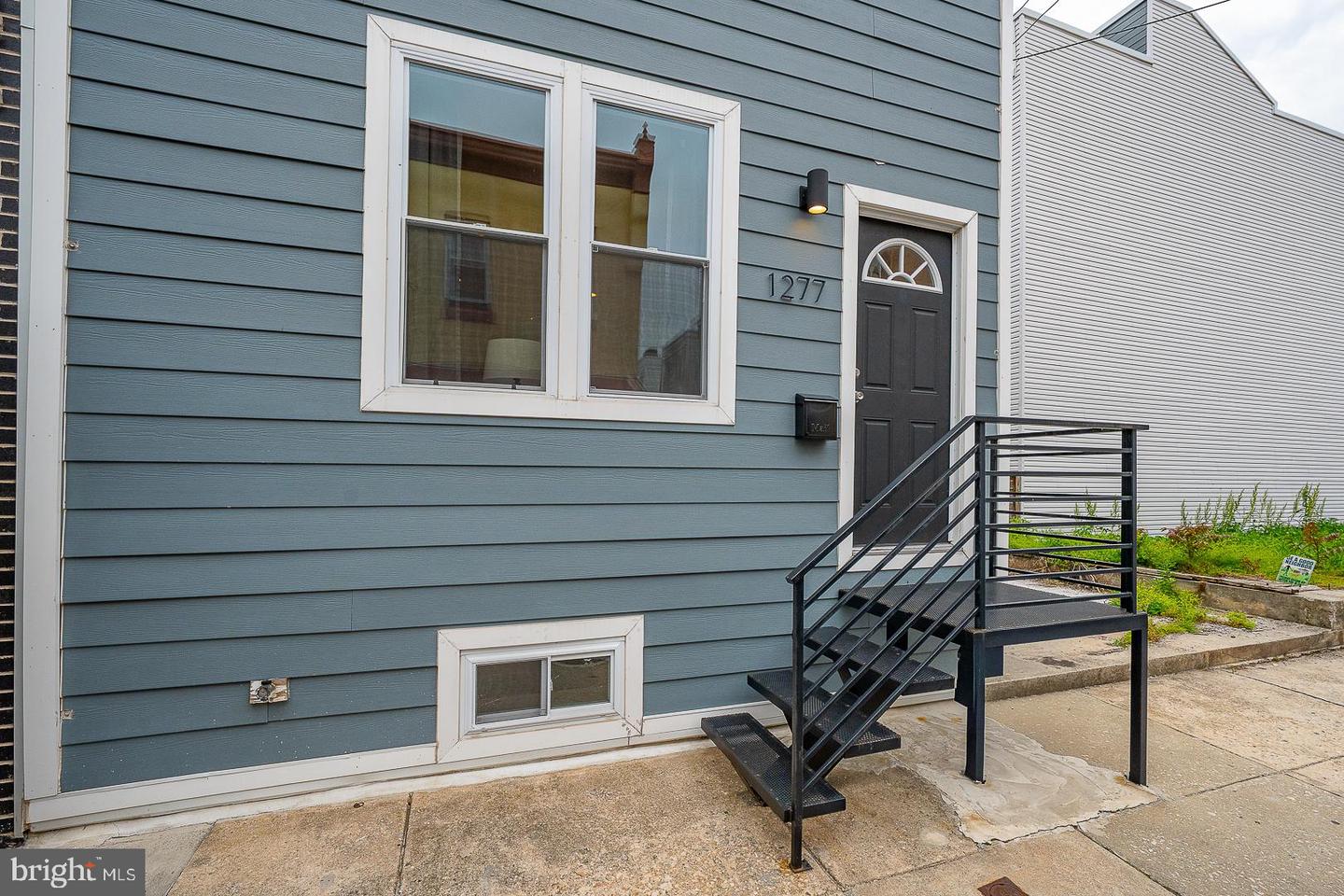 1277 S Ringgold St Property Photo 4