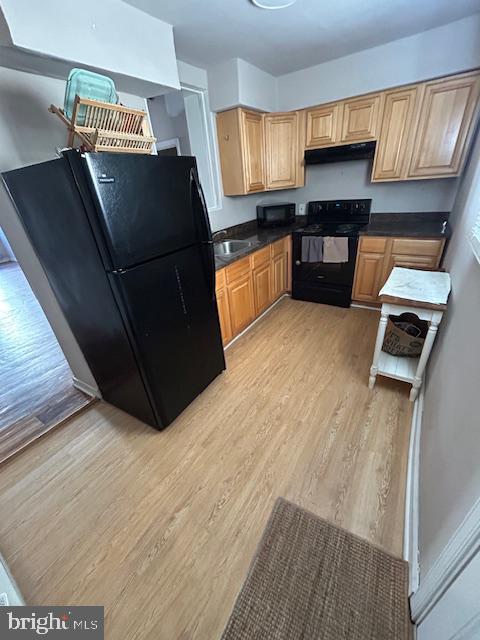 1405 N Dover St Property Photo 3