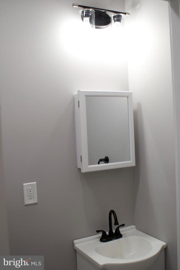 47 N Redfield St Property Photo 7
