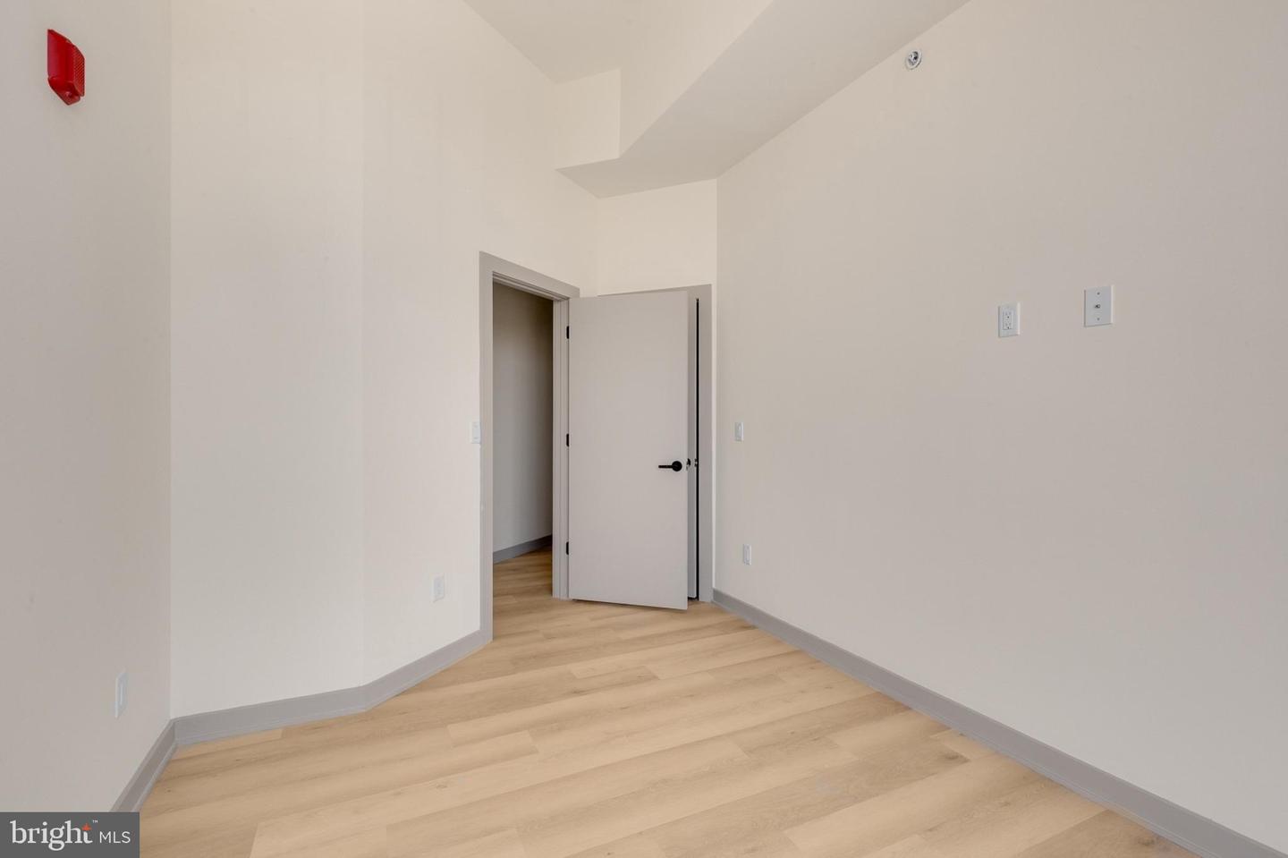 689 N Broad St #503 Property Photo 11