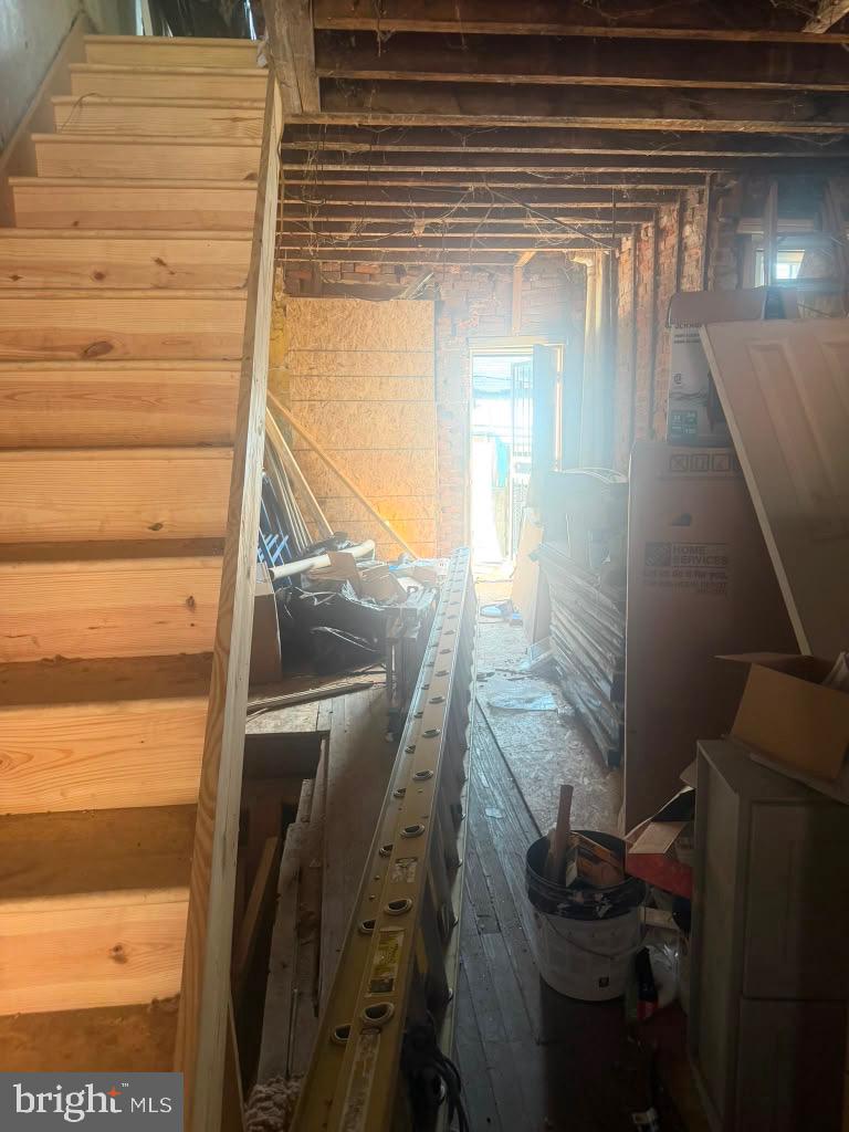 734 W Russell St Property Photo 5