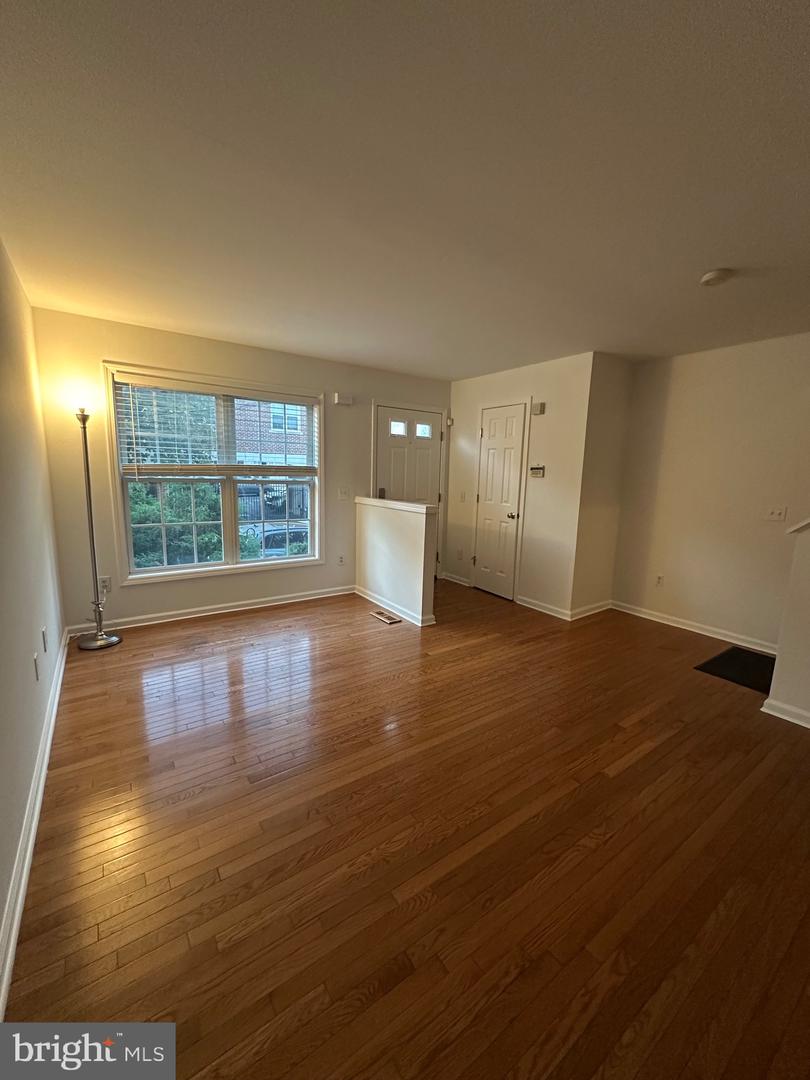 406 Brown St Property Photo 3
