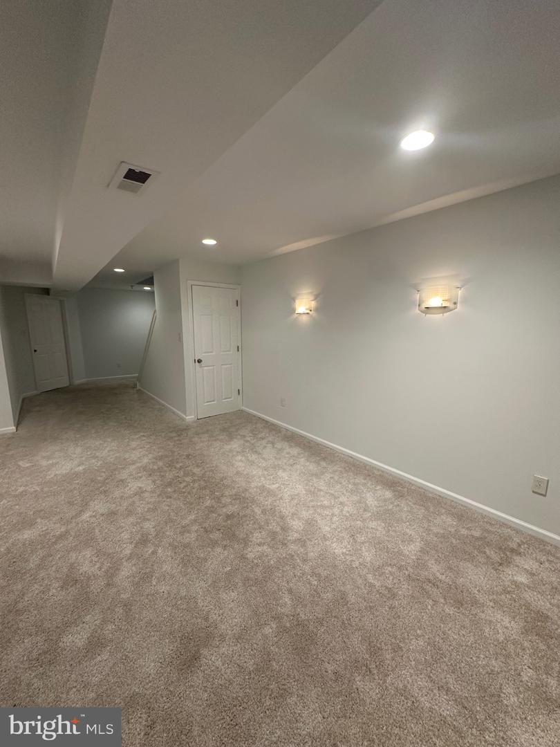 406 Brown St Property Photo 9