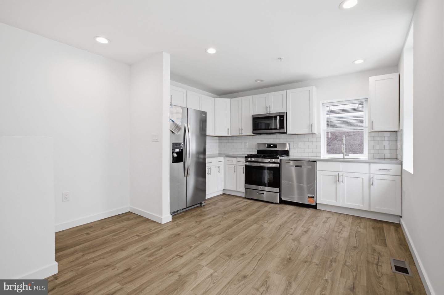 2162 E York St #1r Property Photo 2