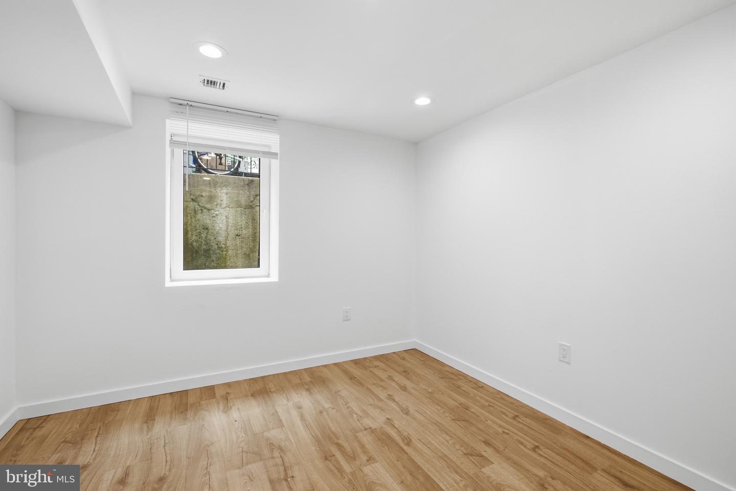 2162 E York St #1r Property Photo 15