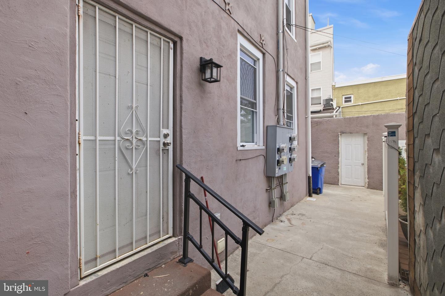 2162 E York St #1r Property Photo 17
