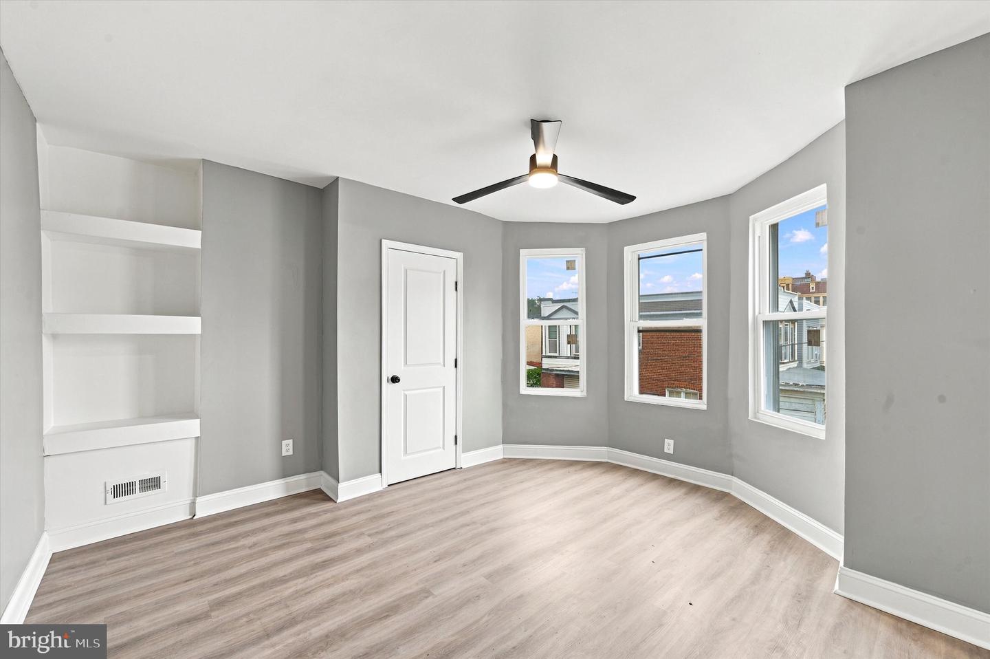 5539 Regent St Property Photo 15