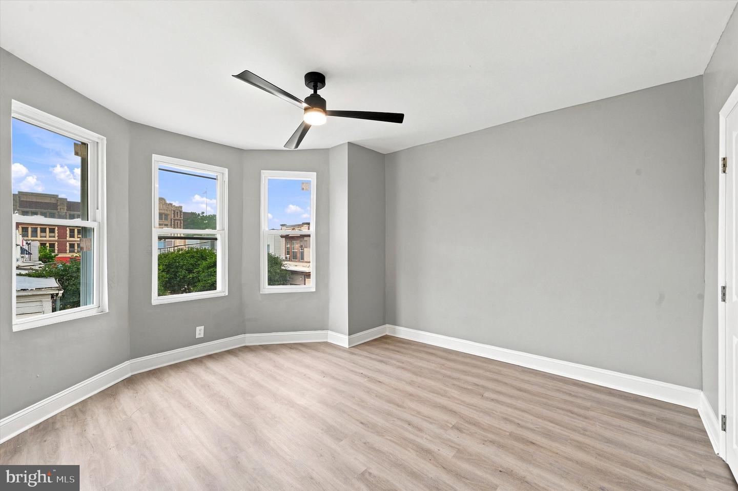 5539 Regent St Property Photo 16