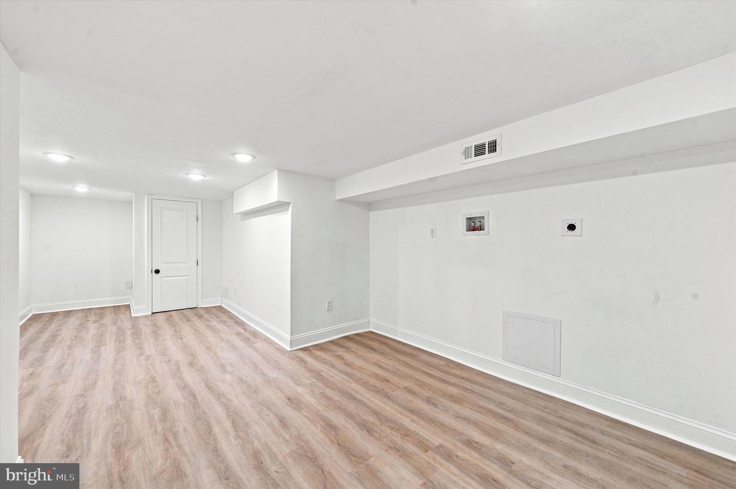5539 Regent St Property Photo 23