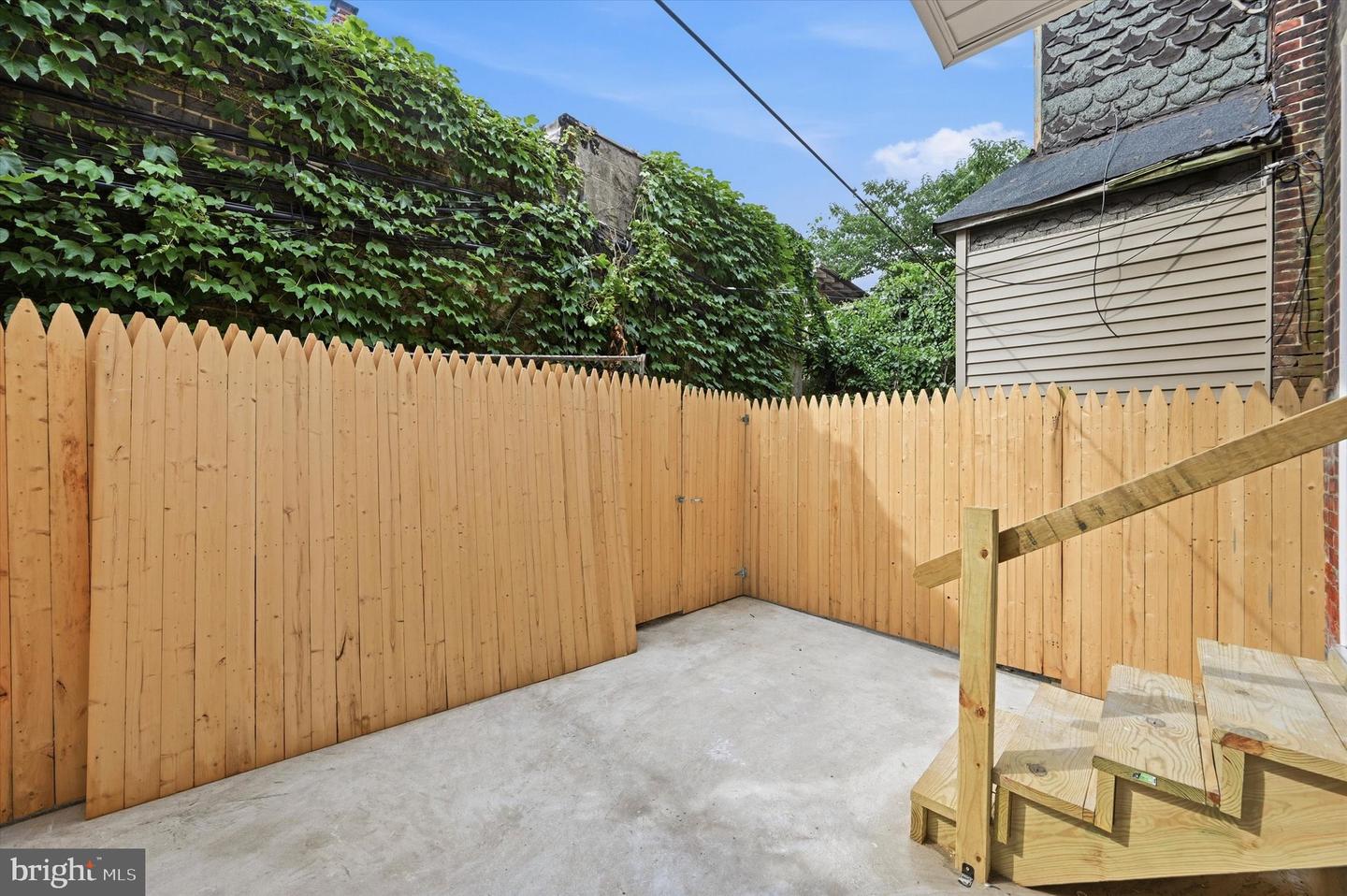 5539 Regent St Property Photo 27