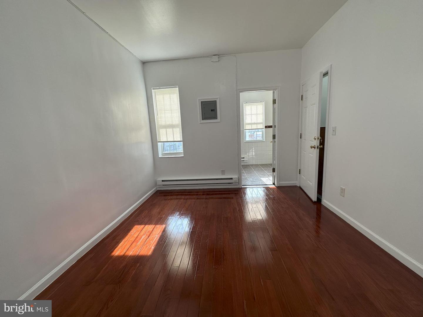 720 Winton St Property Photo 3