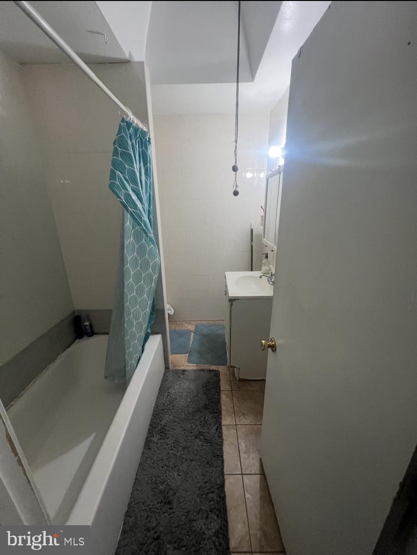 606 Johnston St Property Photo 7