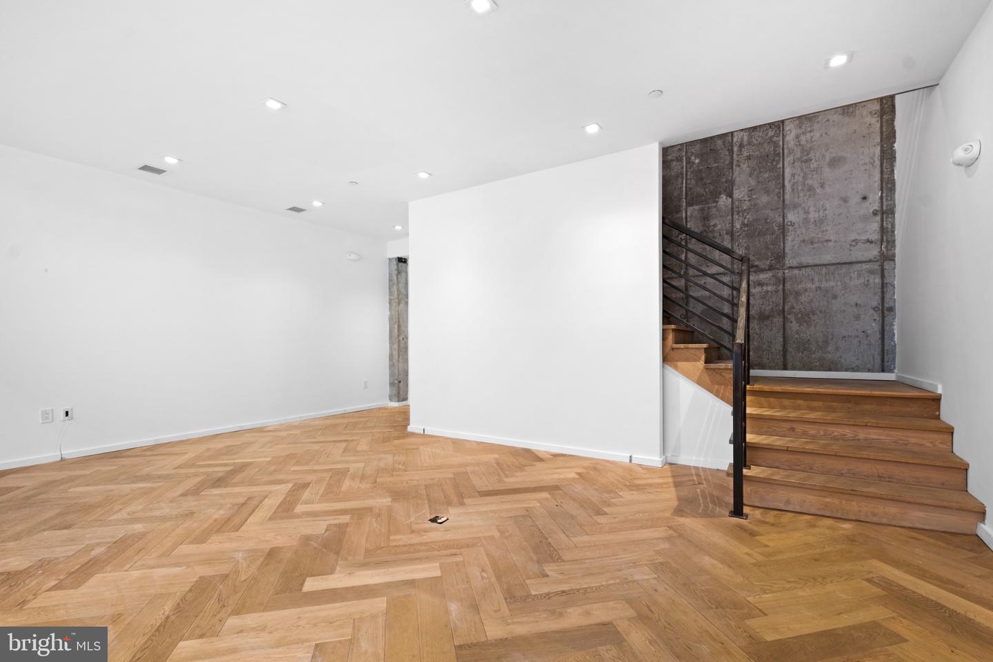 2108 Walnut St #retail Property Photo 8