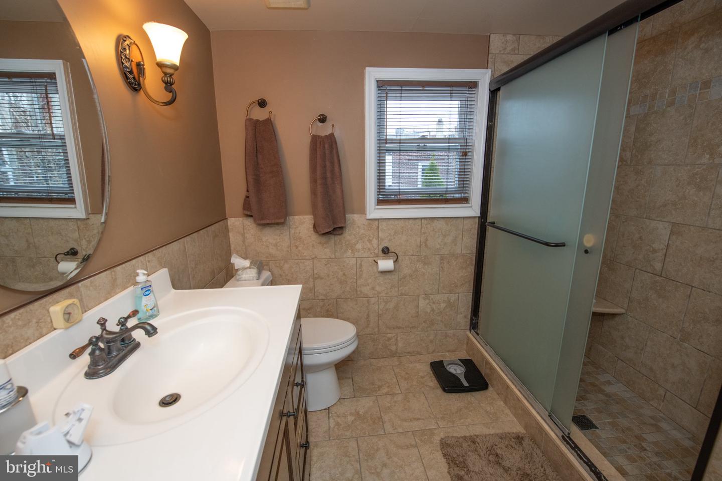 1715 S Iseminger St Property Photo 14
