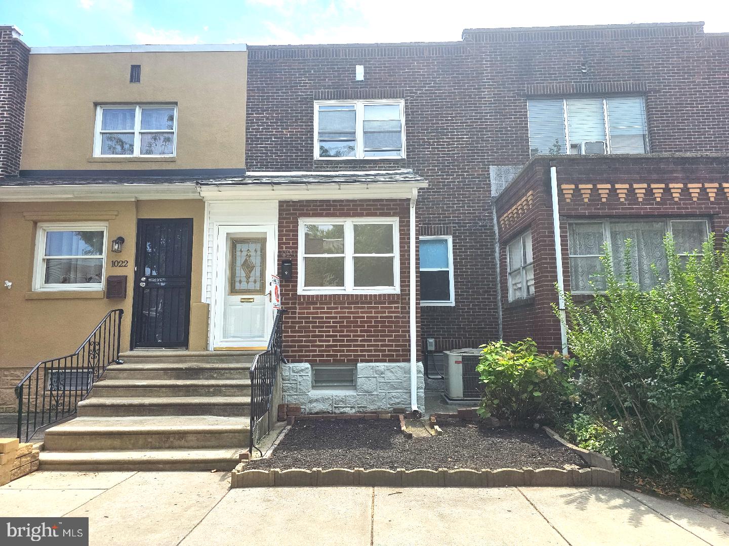 1024 Johnston St Property Photo 1