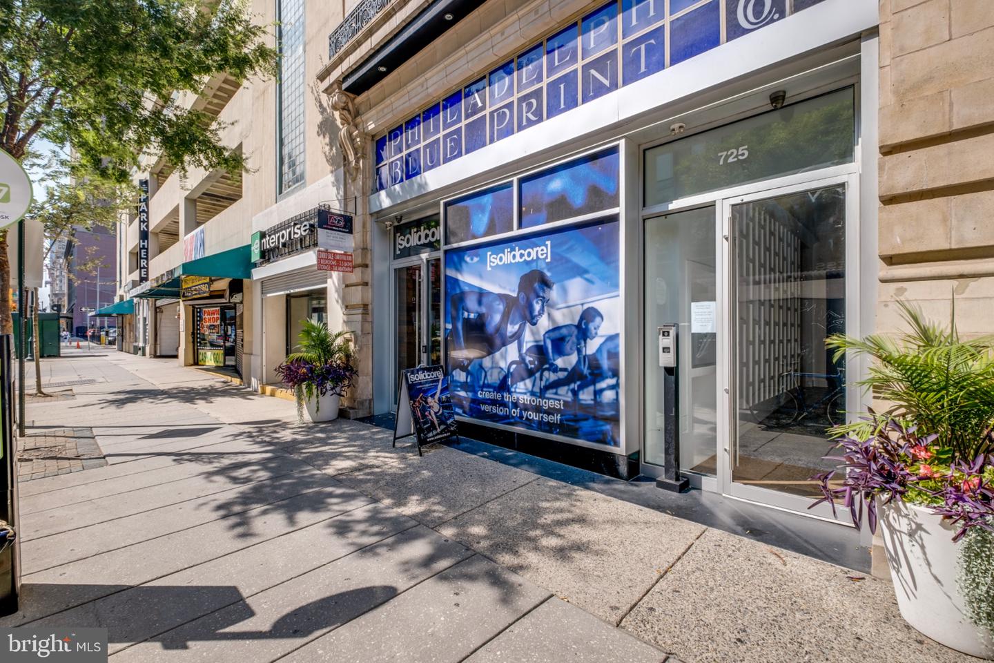 725 Chestnut #retail Property Photo 2