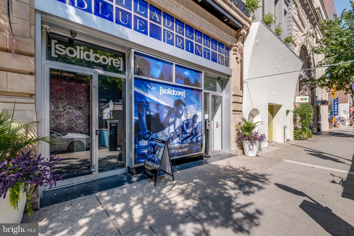 725 Chestnut #retail Property Photo 4
