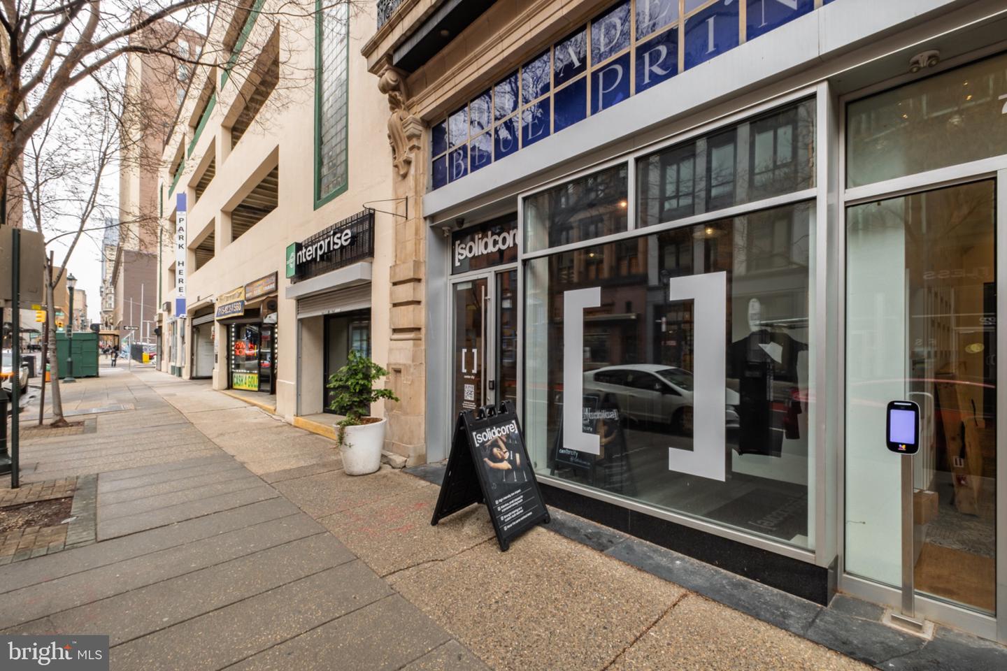 725 Chestnut #retail Property Photo 5