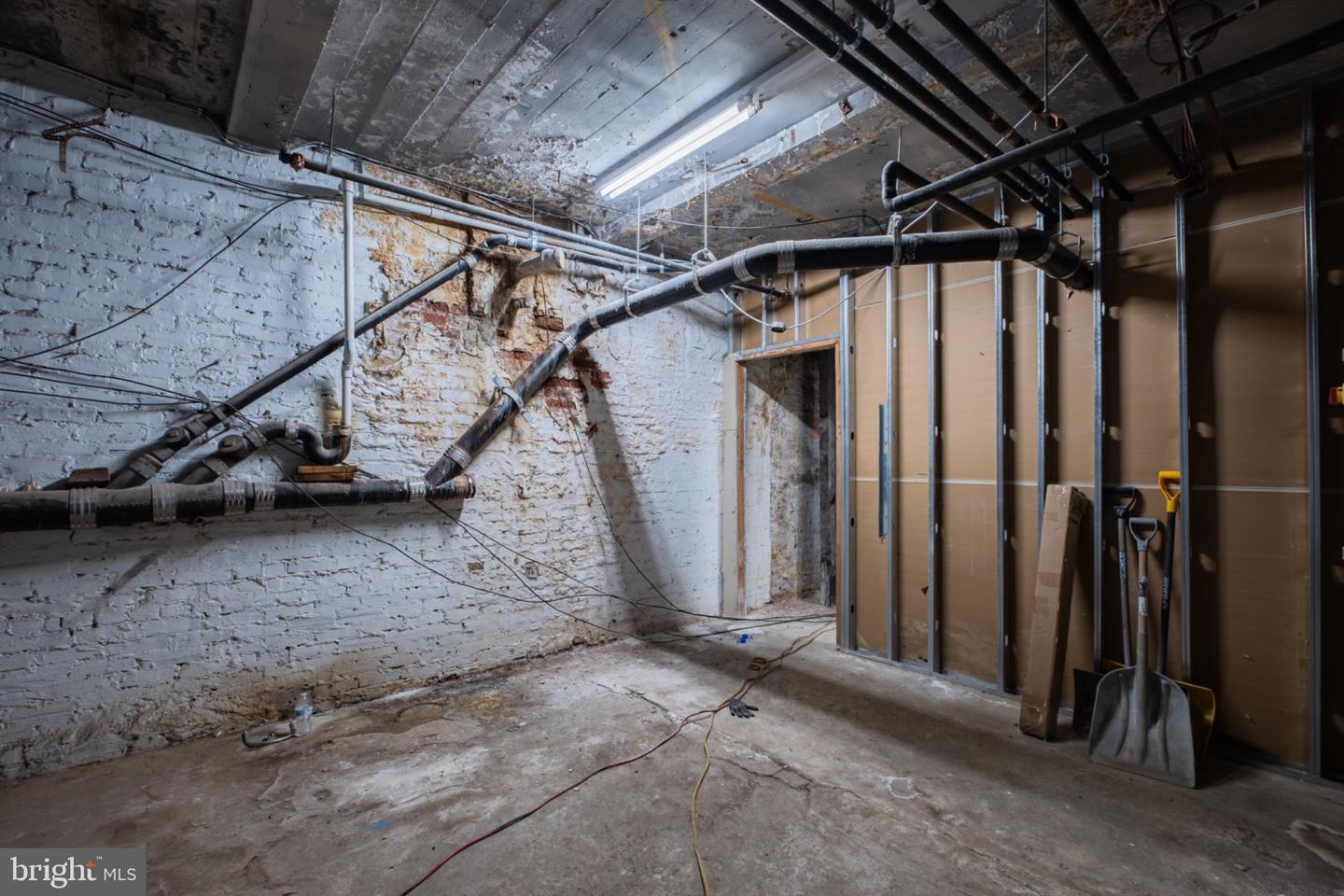 725 Chestnut #retail Property Photo 31