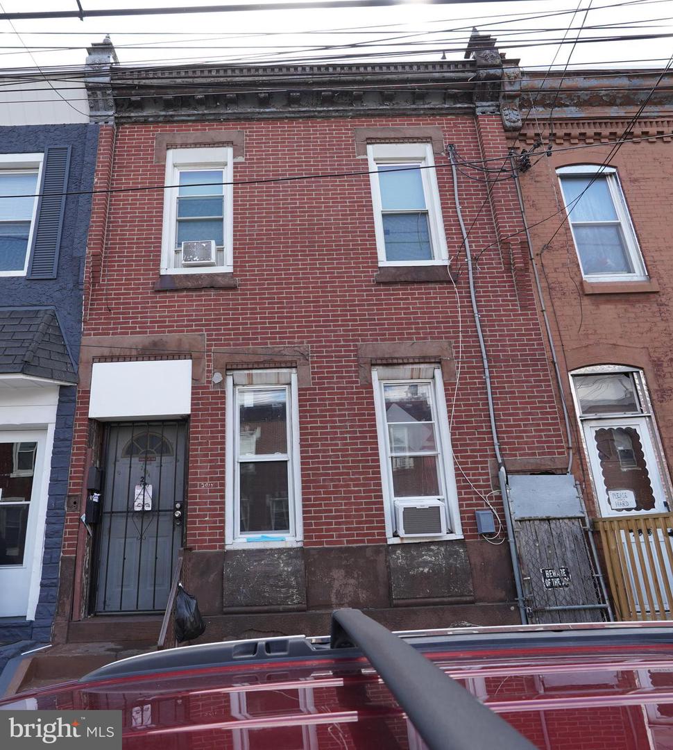 2014 E CLEARFIELD ST Property Photo 1
