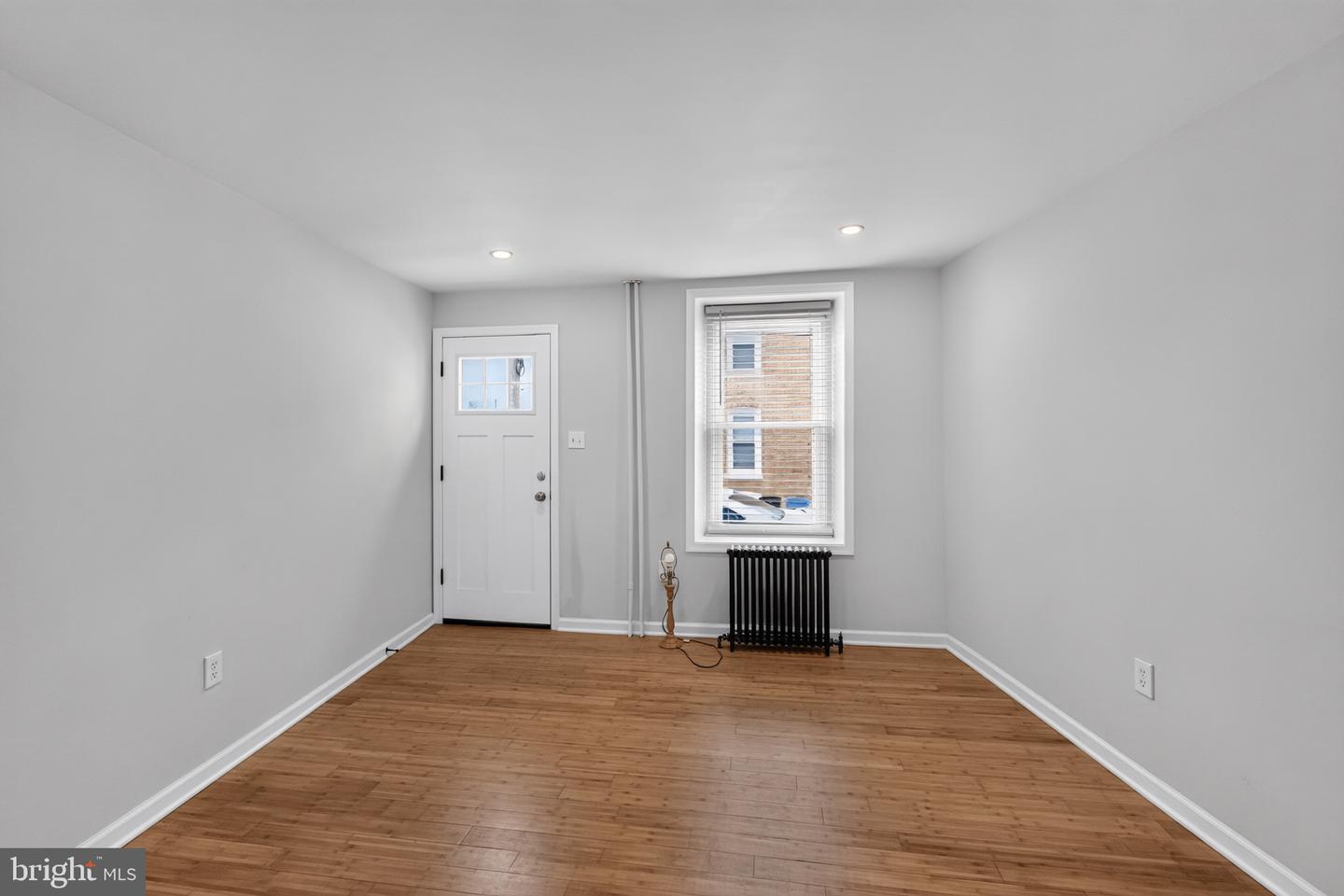4469 Silverwood St Property Photo 2