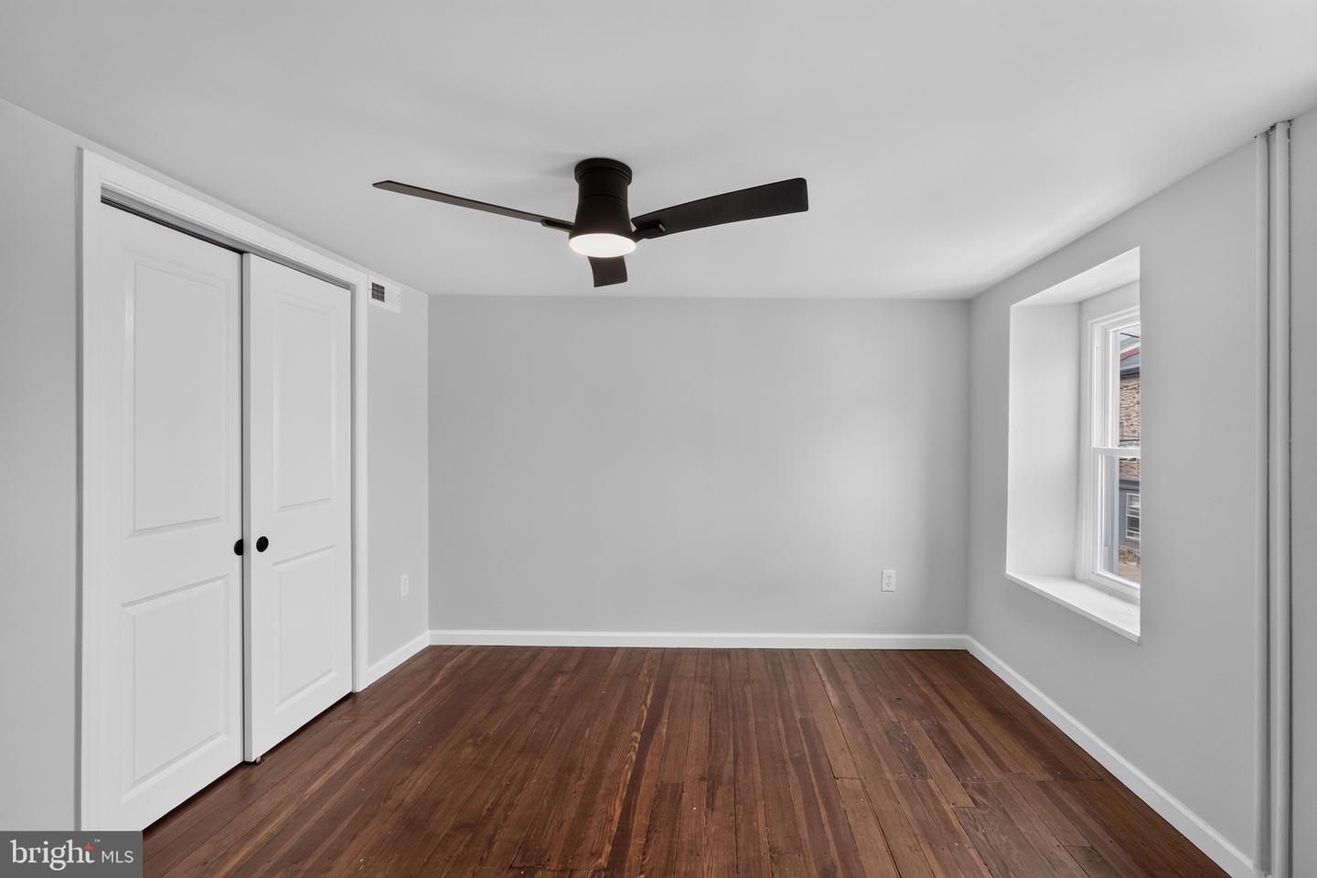 4469 Silverwood St Property Photo 18